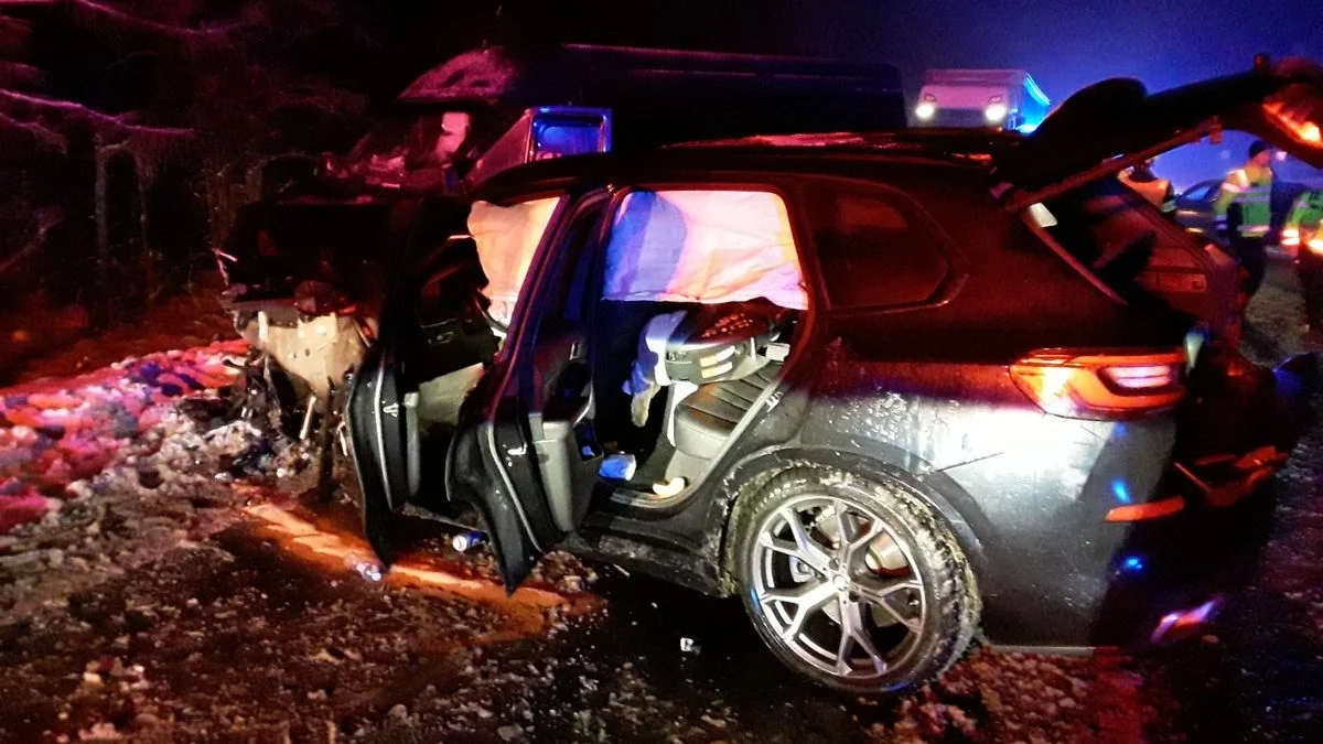 Ilustrace k článku: Hromadná nehoda na Karlovarsku: Srazila se čtyři osobní auta s dodávkou