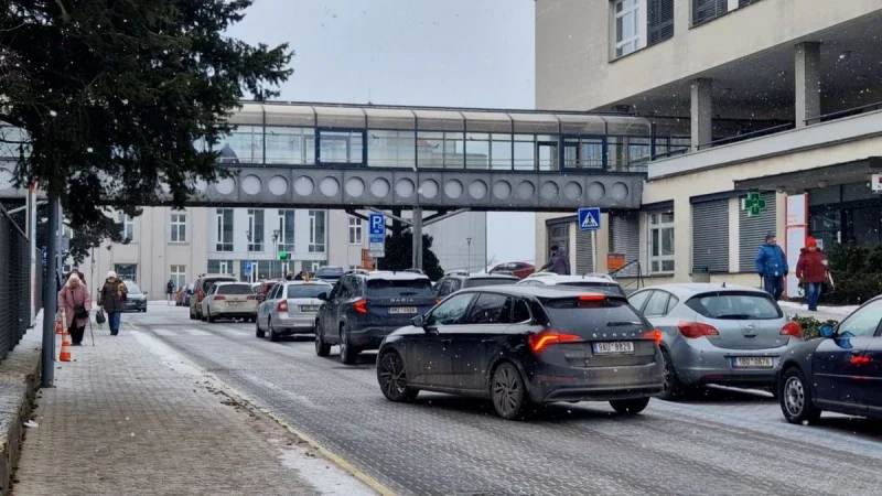 Zpráva: Parkování u Masarykova onkologického ústavu: Město plánuje parkovací dům