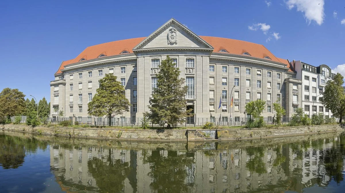 Ilustrace k článku: Německý armádní dokument varuje před ruskými hybridními operacemi jako předehrou války