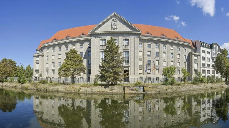 Zpráva: Německý armádní dokument varuje před ruskými hybridními operacemi jako předehrou války