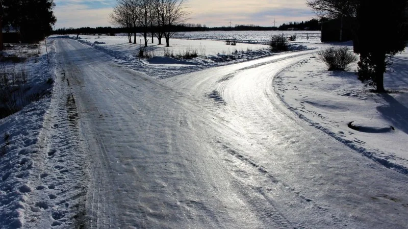 Фото новини: Увага: Метеорологи продовжили попередження про ожеледицю до неділі