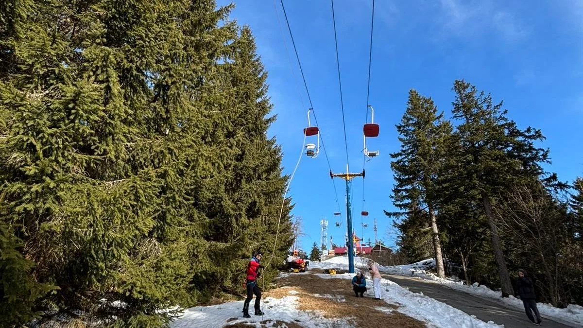 Ілюстрація до статті: Жінки застрягли на канатній дорозі в Шумаві: гірські рятувальники успішно їх евакуювали