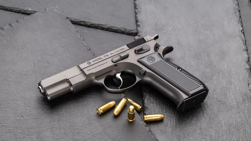 Zpráva: Ikonická CZ 75 se vrací v autentické podobě z 70. let