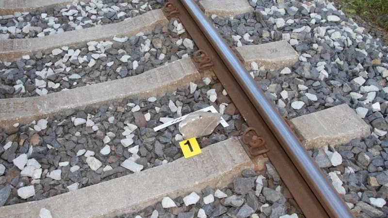 Zpráva: Rychlík u Přelouče srazil člověka, provoz na koridoru do Moravy je přerušen