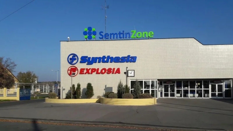 Zpráva: Zaměstnanec pardubické Synthesie utrpěl popáleniny v obličeji při pracovním úrazu