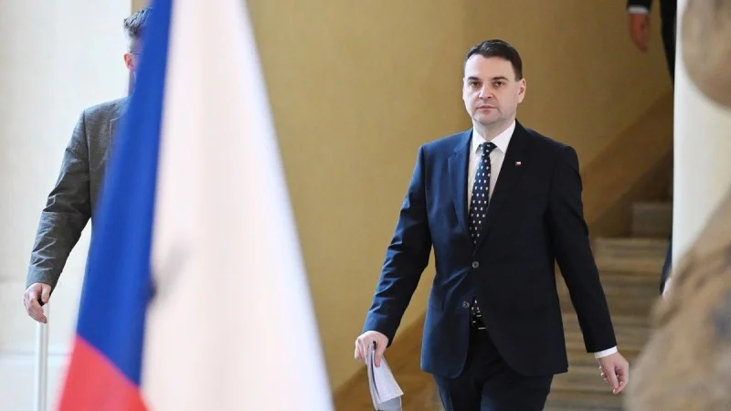 Zpráva: Macinka vyhrožuje Hradu, Babiš se snaží o smír