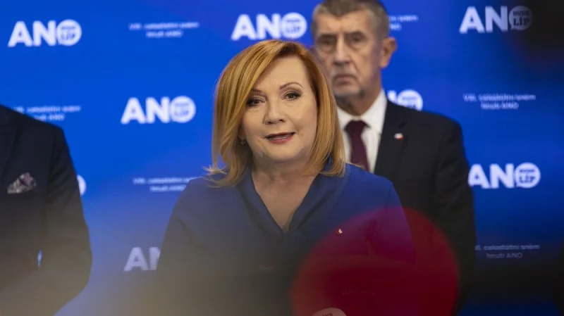 Zpráva: Schillerová obviňuje Fialovu vládu z vysokého schodku, ale částečně má pravdu