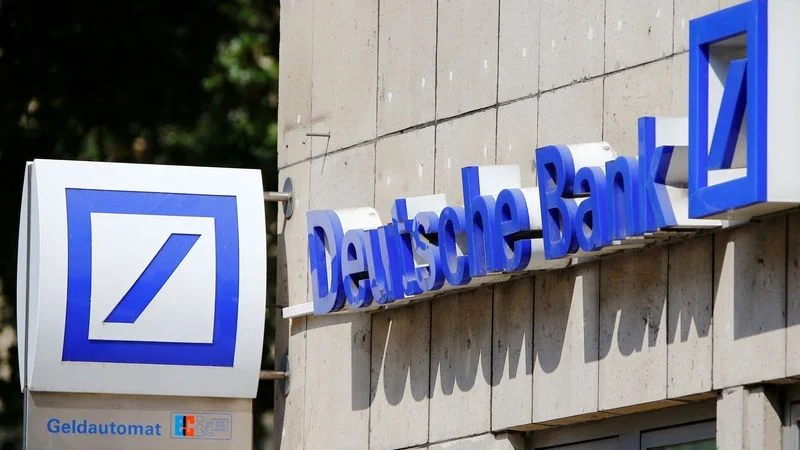 Zpráva: Německá policie zasahuje v Deutsche Bank kvůli podezření z praní špinavých peněz
