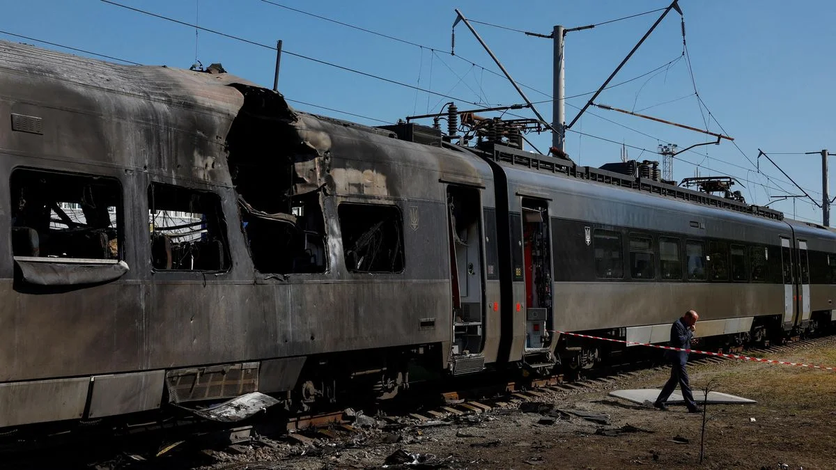 Ilustrace k článku: Rusko zintenzivňuje útoky na ukrajinskou železniční síť, strojvedoucí čelí novým rizikům