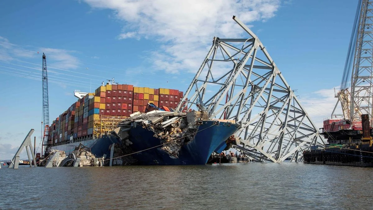 Ilustrace k článku: Členové posádky lodě MV Dali zůstávají dva roky zadrženi v USA bez obvinění