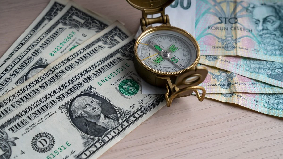 Ilustrace k článku: Dolar klesá, koruna posiluje: Jak se to projeví na cenách elektroniky?