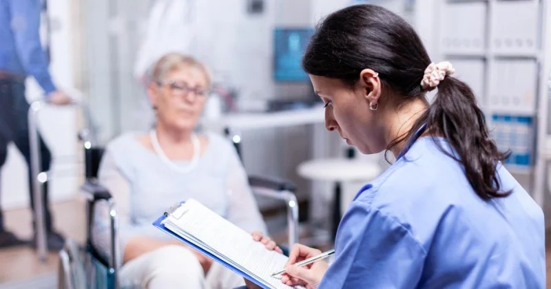 Zpráva: Vojtěch plánuje přenést část kompetencí na sestry kvůli nedostatku lékařů