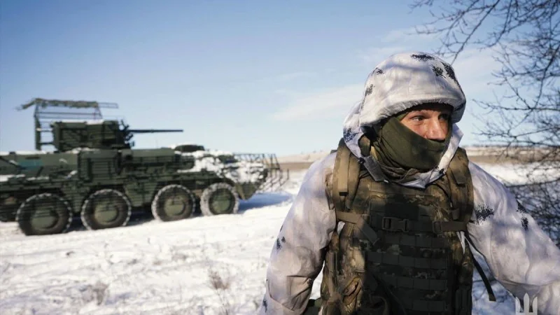 Zpráva: Ukrajinská obrana v kritické fázi: Pozemní fronta stagnuje, vzdušné útoky zesilují