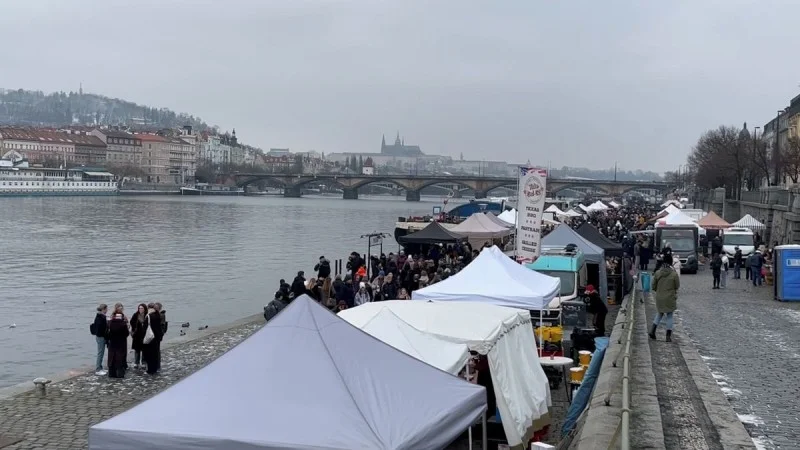 Zpráva: Sezona farmářských trhů v Praze odstartovala na náplavce