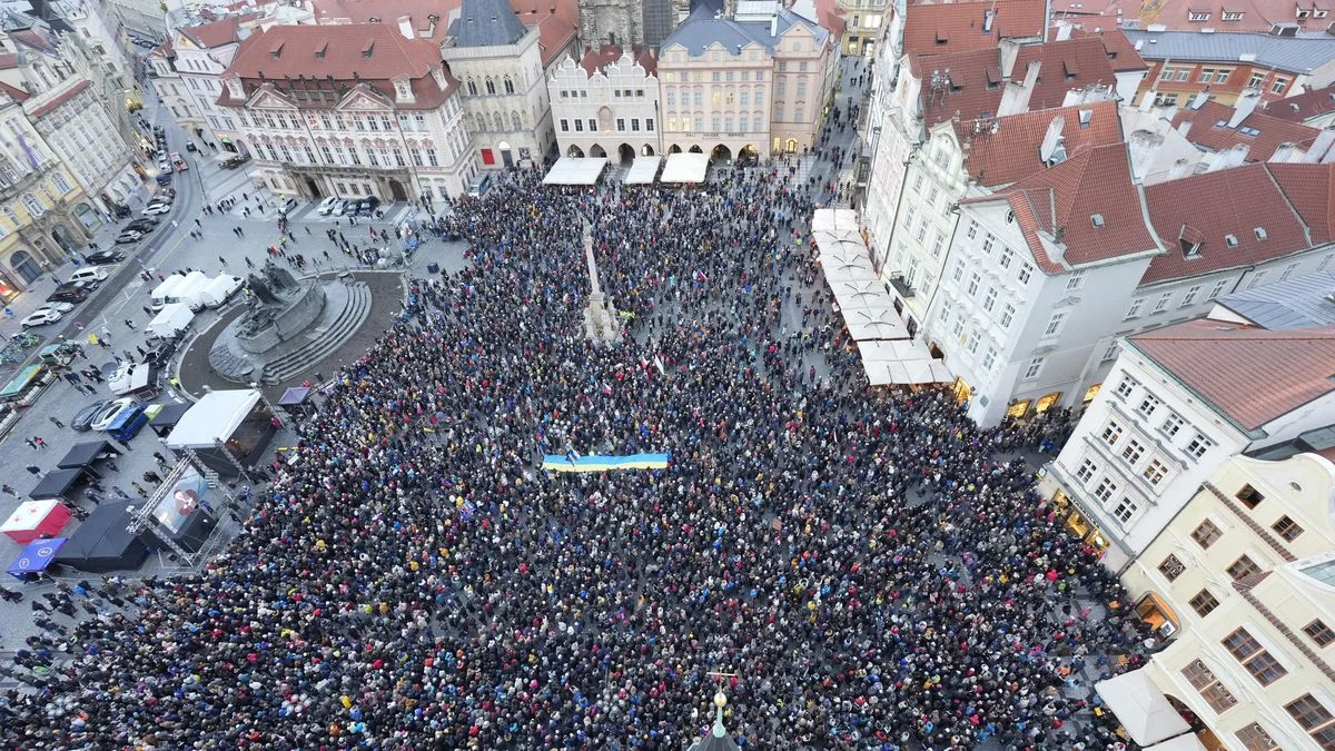 Ilustrace k článku: Milion chvilek očekává masovou účast na demonstraci v centru Prahy