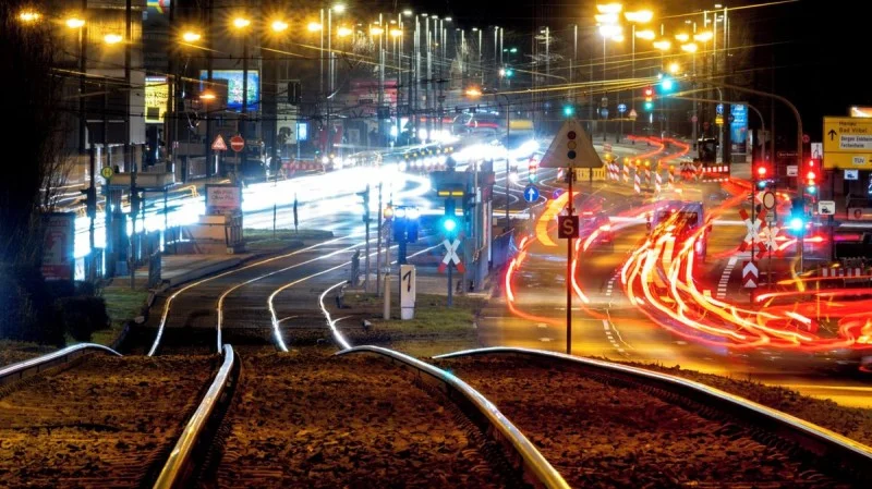 Zpráva: Zaměstnanci městské dopravy v Německu stávkují, doprava se zastavila v několika městech