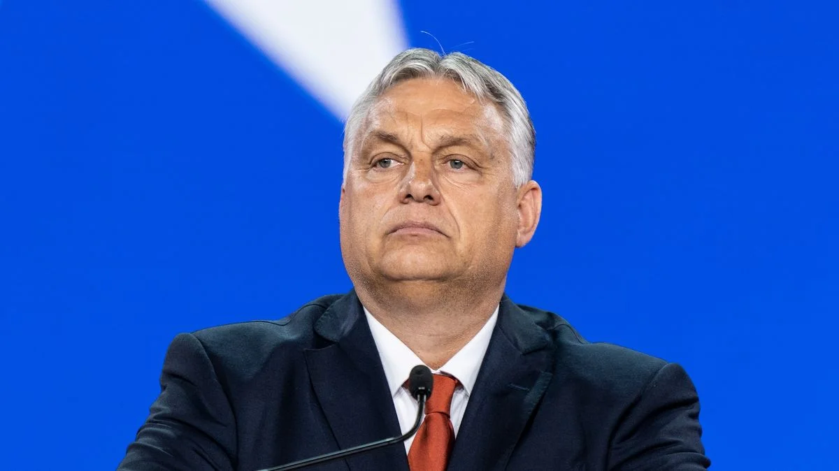 Ilustrace k článku: Budoucnost Orbána: Průzkumy favorizují Tiszu, Fidesz však nelze podceňovat