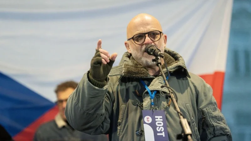 Zpráva: Umělci vyzvali ministra Klempíře k veřejné debatě místo soukromého setkání