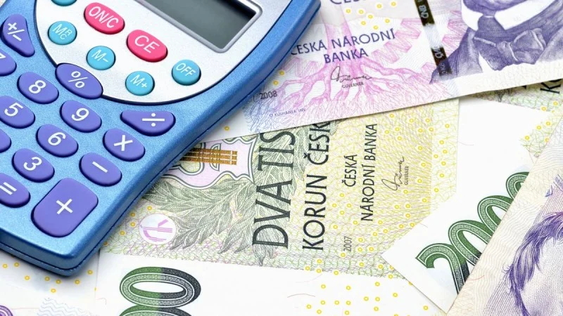 Zpráva: Dvacet tisíc žádostí o superdávku zamítnuto, úřad čelí zpožděním