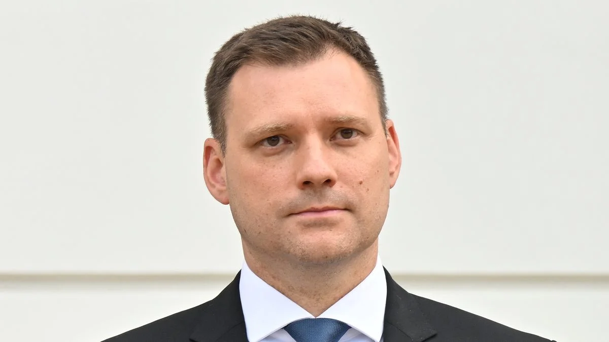 Ilustrace k článku: Cesta na Kypr: Turek poletí slovenským vládním speciálem s ministrem Tarabou