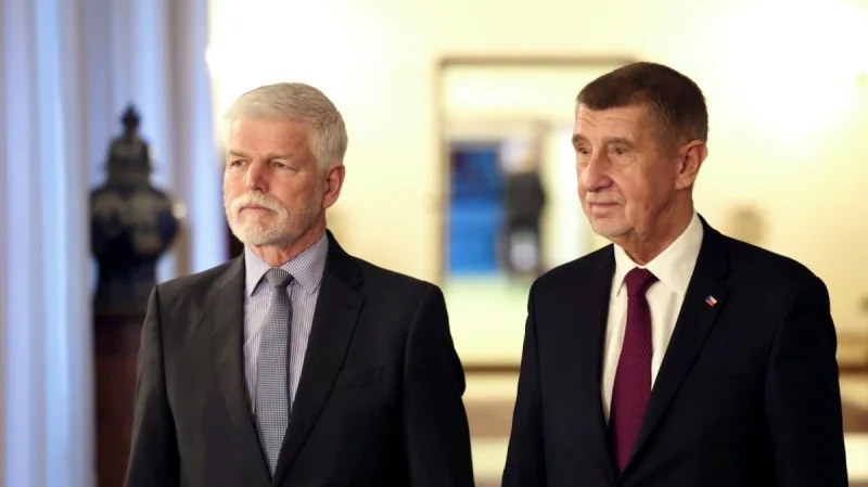 Zpráva: Premiér Babiš se sešel s prezidentem Pavlem kvůli sporu s Macinkou