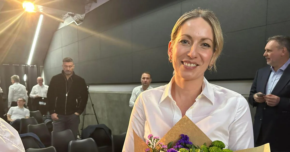 Ilustrace k článku: Kuba představil novou stranu Naše Česko a manželku Denisu