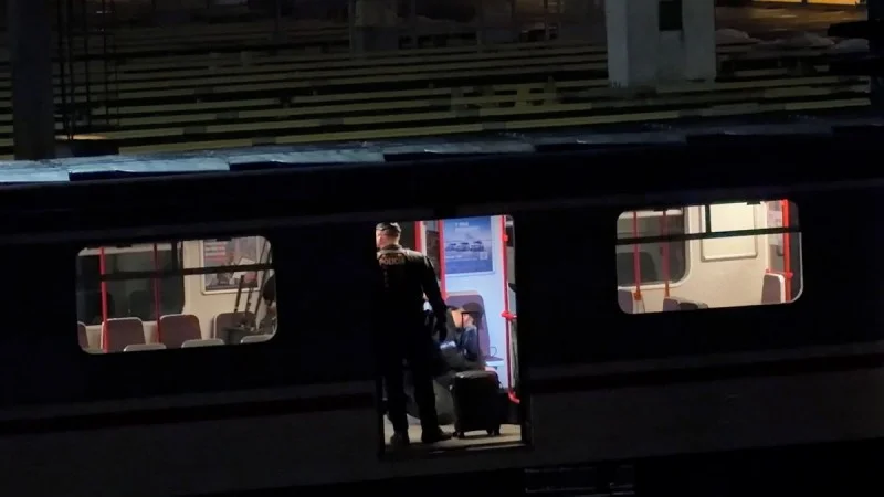 Zpráva: Opuštěný kufr v pražském metru vyvolal poplach
