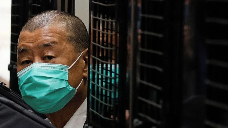 Zpráva: Hongkongský magnát Jimmy Lai odsouzen k 20 letům vězení, situace v regionu se zhoršuje