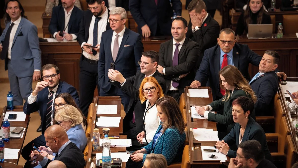 Ilustrace k článku: Poměry ve Sněmovně se zhoršují, poslankyně čelí urážkám a obavám o bezpečnost