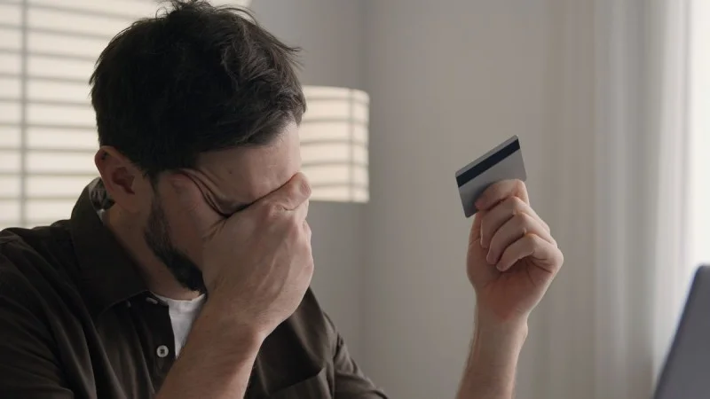 Zpráva: Podvodník se vydával za vojačku v Izraeli, muž z Prostějovska přišel o 400 tisíc korun