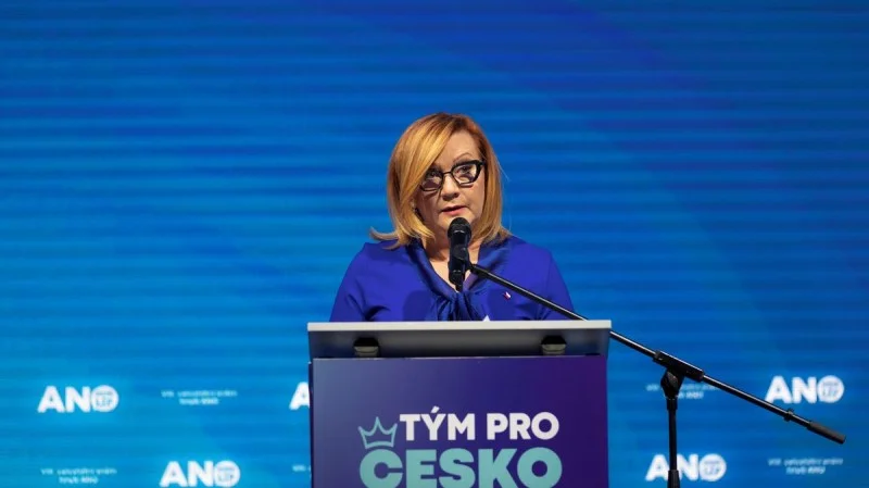 Zpráva: Rozpočtová politika zemřela: Schillerová a Babiš se ocitají pod palbou kritiky