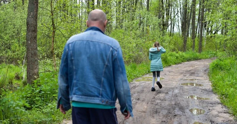 Zpráva: Fenomén lovců pedofilů: Jak se spravedlnost bere do vlastních rukou