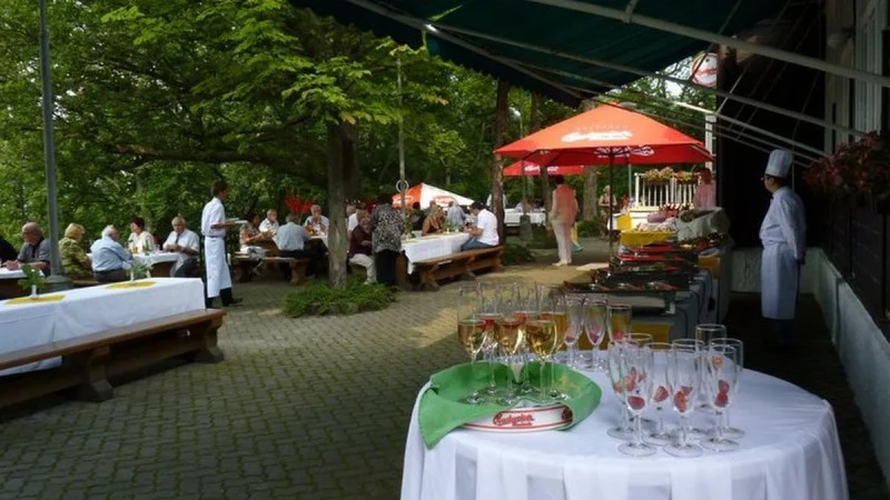 Zpráva: Jelení skok v Karlových Varech čeká na rekonstrukci, místo restaurace bude stánek