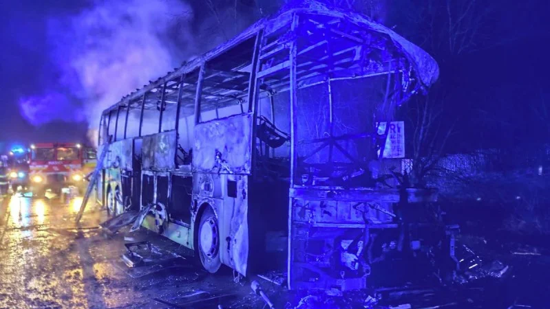 Zpráva: Na Slovensku došlo k tragické nehodě, kamion s autobusem se srazil