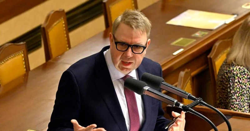 Zpráva: Úřady v Česku plánují zpřísnění kontrol nad Ukrajinci pobírajícími dávky