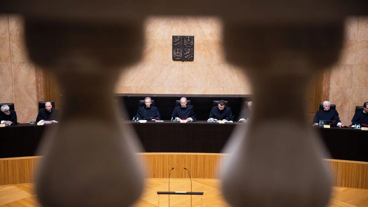 Ilustrace k článku: Ústavní soud částečně vyhověl stížnosti ženy z Vysočiny, kterou zneužíval otčím