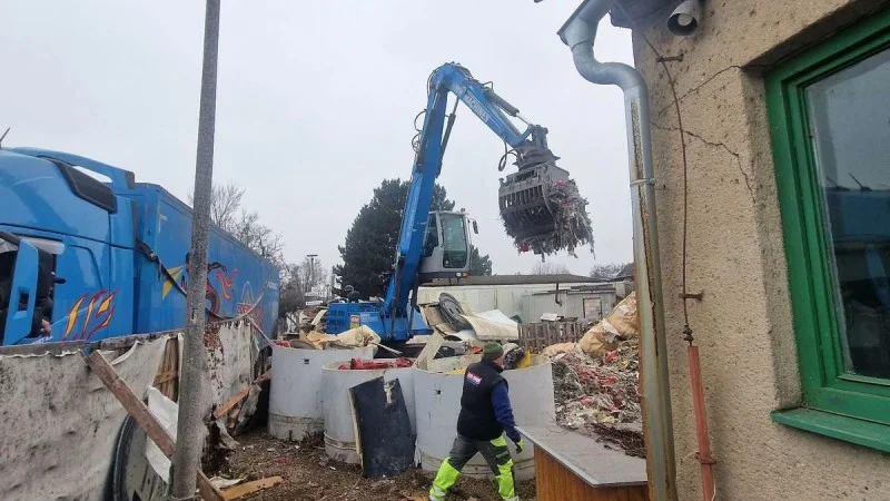 Zpráva: Německo dosud odvezlo 617 tun odpadu z Česka, zbývá několik desítek tun v Brně