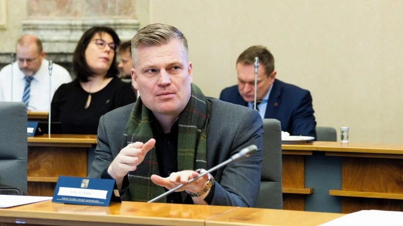 Zpráva: Prezident vyhrál, ale zaplatil za to vysokou cenu