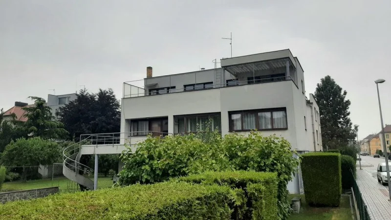 Zpráva: Historické vily jižně od Prahy: Svědci průmyslové éry a funkcionalismu