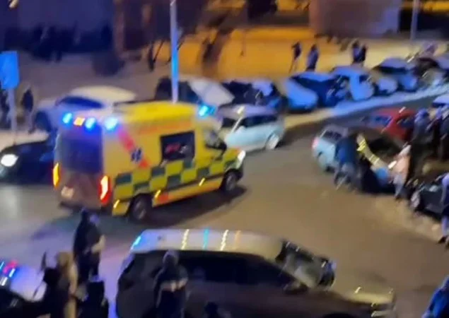 Zpráva: Řidič BMW v Ostravě blokoval sanitku jedoucí k pacientovi