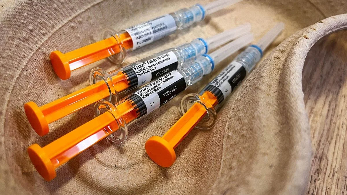 Иллюстрация к статье: В Чехии зафиксирован рост числа заболеваний гепатитом А и боррелиозом