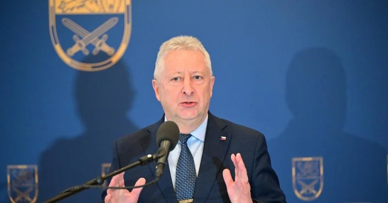 Zpráva: Ministr Zůna se ostře vyjadřuje k bankám, odmítají půjčky zbrojním firmám