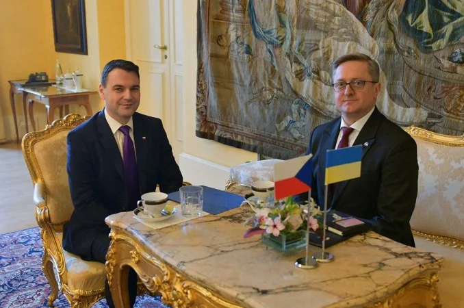 Zpráva: Český ministr zahraničí jednal s ukrajinským velvyslancem kvůli Okamurově prohlášení