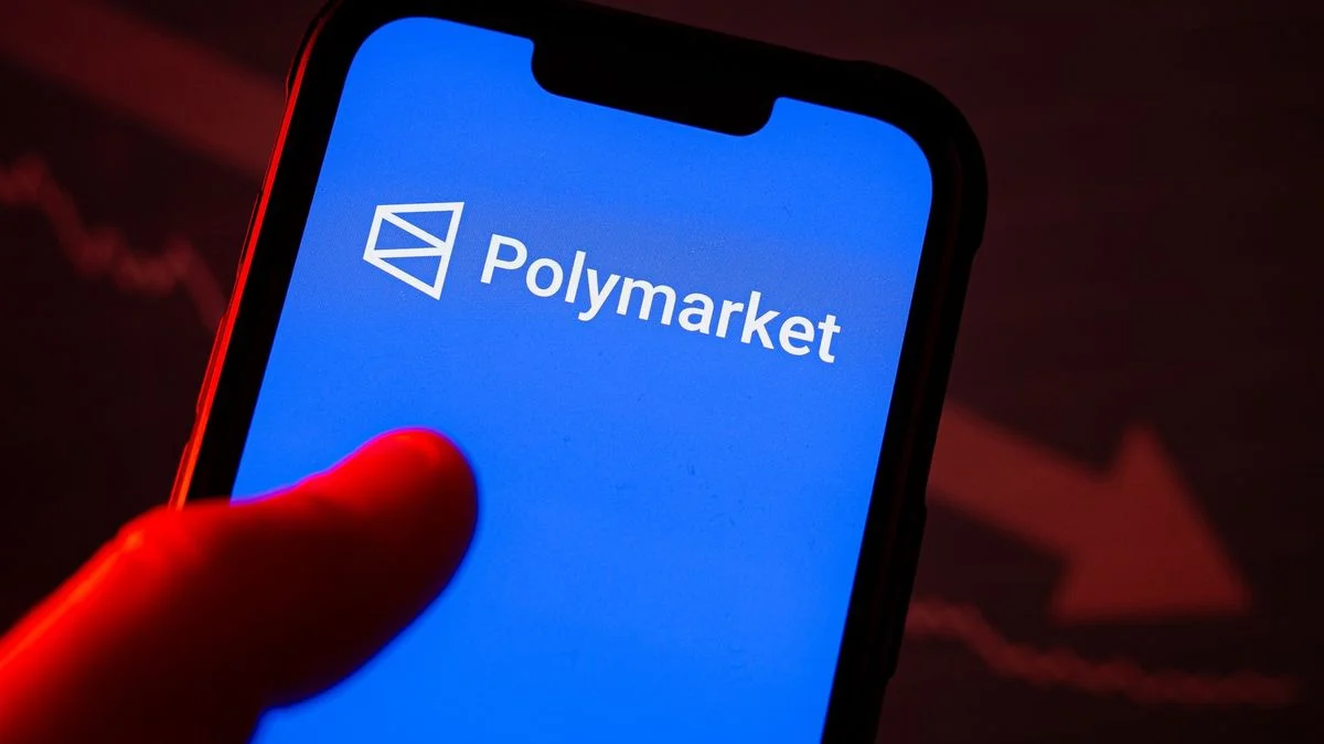 Иллюстрация к статье: Неизвестный игрок заработал сотни тысяч долларов на ставках на свержение Мадуро