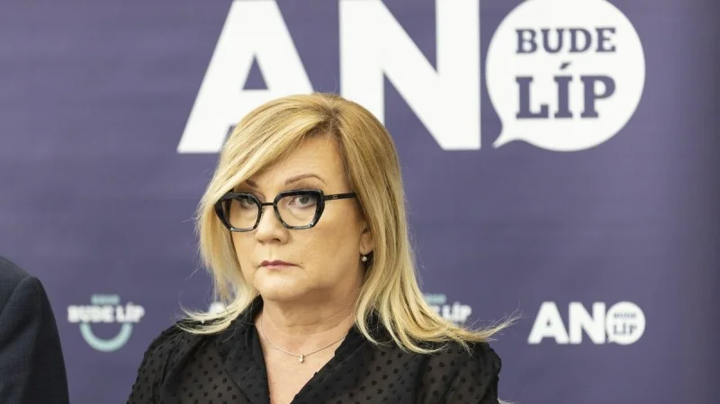 Zpráva: Schodek státního rozpočtu za rok 2025 vzroste o téměř 50 miliard, tvrdí Schillerová