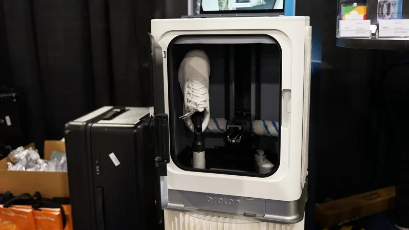 Zpráva: Nový robotický čistič bot: revoluce v údržbě obuvi