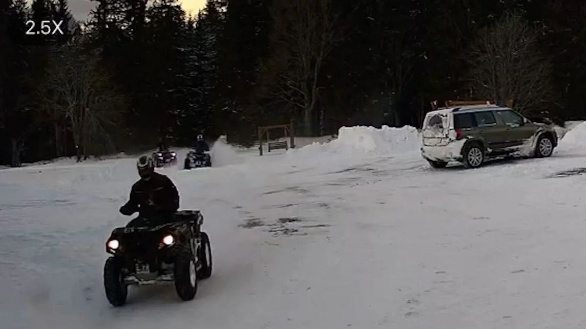 Ilustrace k článku: Čtyřkolkáři zničili na Šumavě běžecké stopy, podáno trestní oznámení