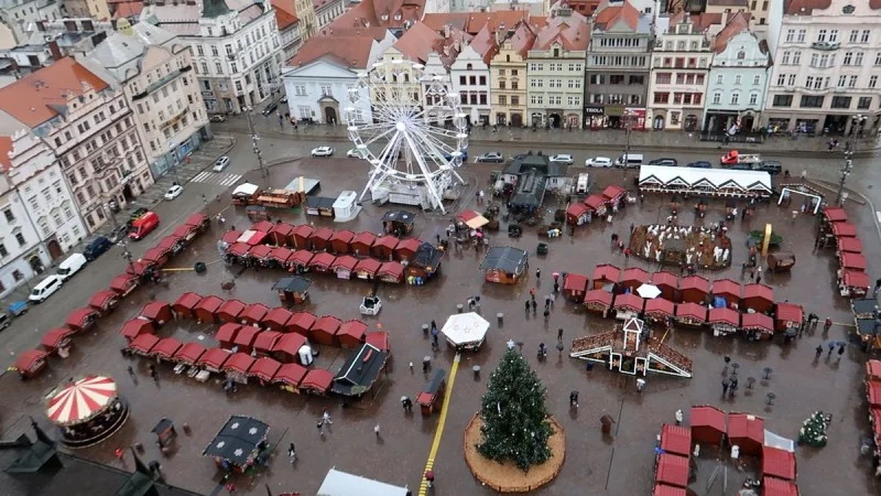 Zpráva: Zvony plzeňské katedrály utichly, opravy ovlivní i přístup k věži