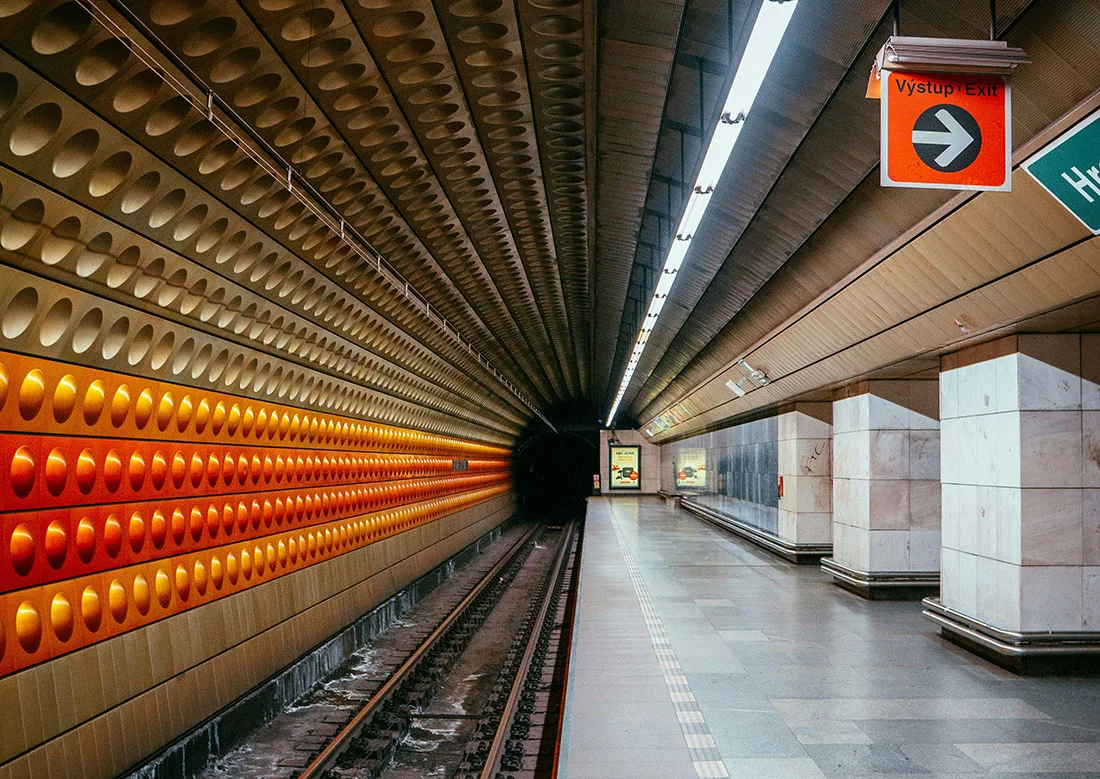 Ilustrace k článku: Pražské metro Hradčanská čeká rozsáhlá rekonstrukce, uzavření na 10 měsíců