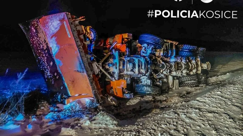 Zpráva: Prudká sněhová vánice komplikuje dopravu na východním Slovensku